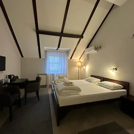 & Stojic Gostinjska kuća 2*